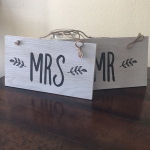 MR and Mrs hangable signs